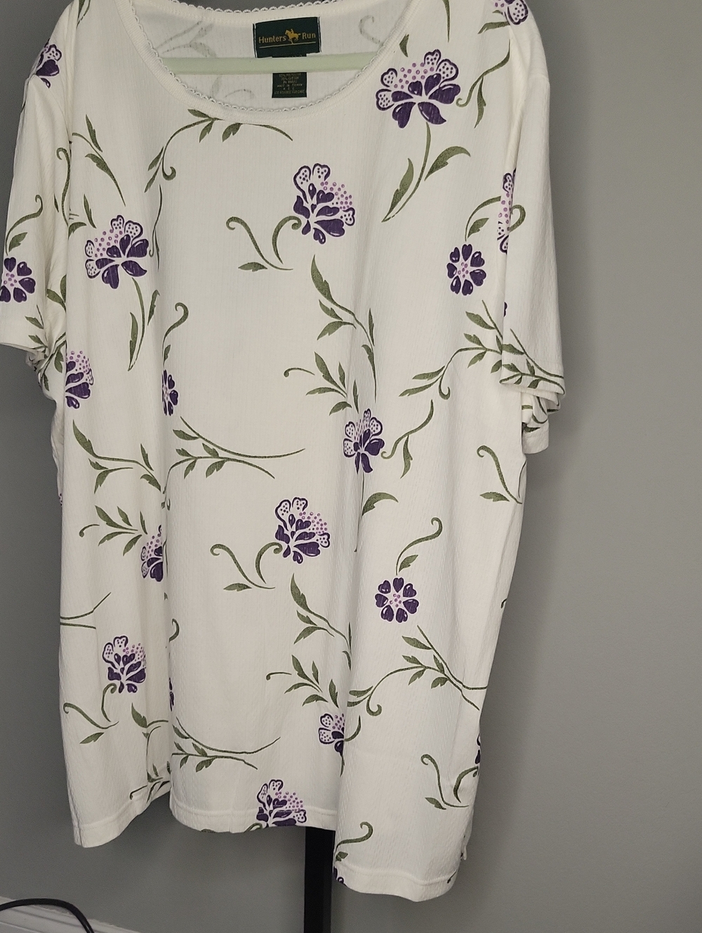 Hunter by Blu White Short-Sleeve Floral Tee with Purple Flowers